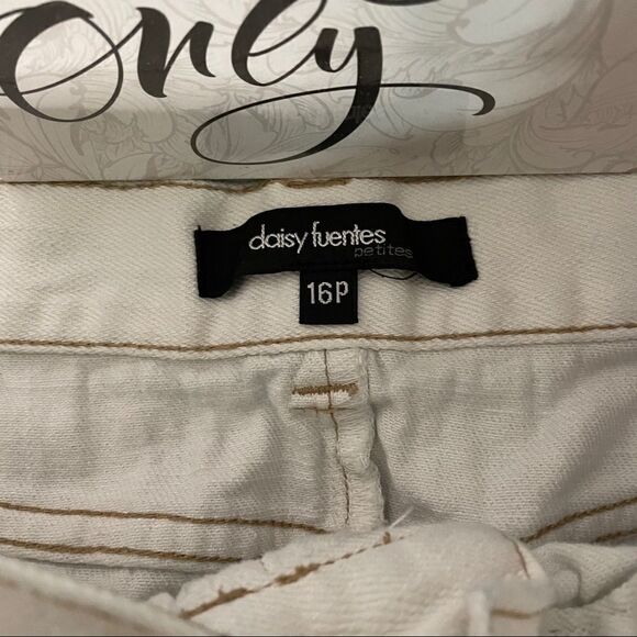 Daisy Fuentes denim skirt - Picture 3 of 8